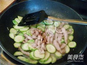 娱乐吃瓜视频制作方法